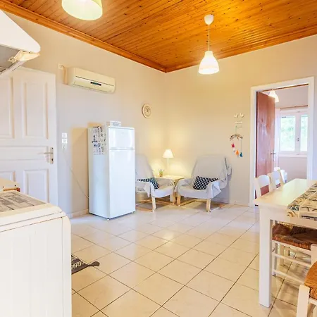 Asini Summer Retreats - Seaside Comfy Nests Apartment *
