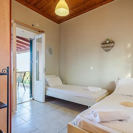 Asini Summer Retreats - Seaside Comfy Nests Apartment *