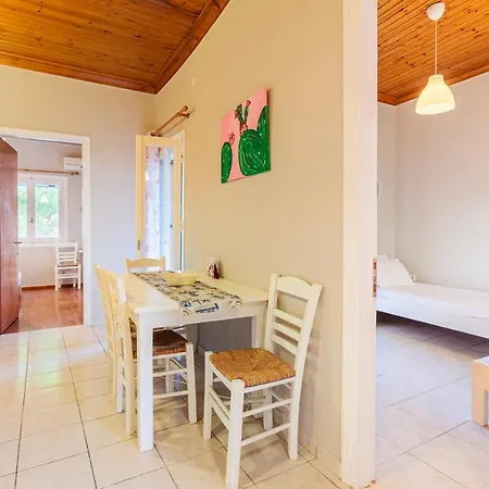 Asini Summer Retreats - Seaside Comfy Nests Apartment